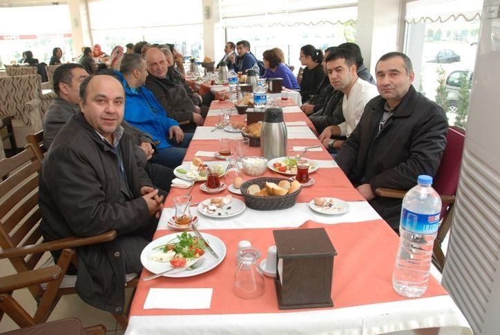 KANTİNCİLER KAHVALTIDA BULUŞTU
