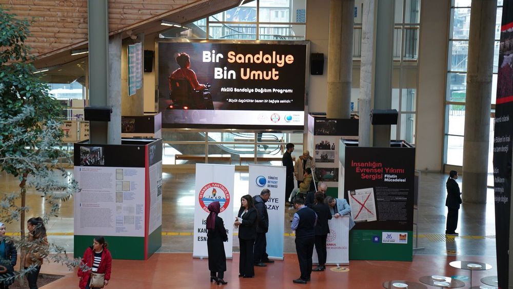 Bir Sandalye, Bin Umut